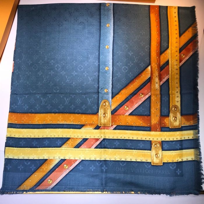 Louis Vuitton Scarf LV00132